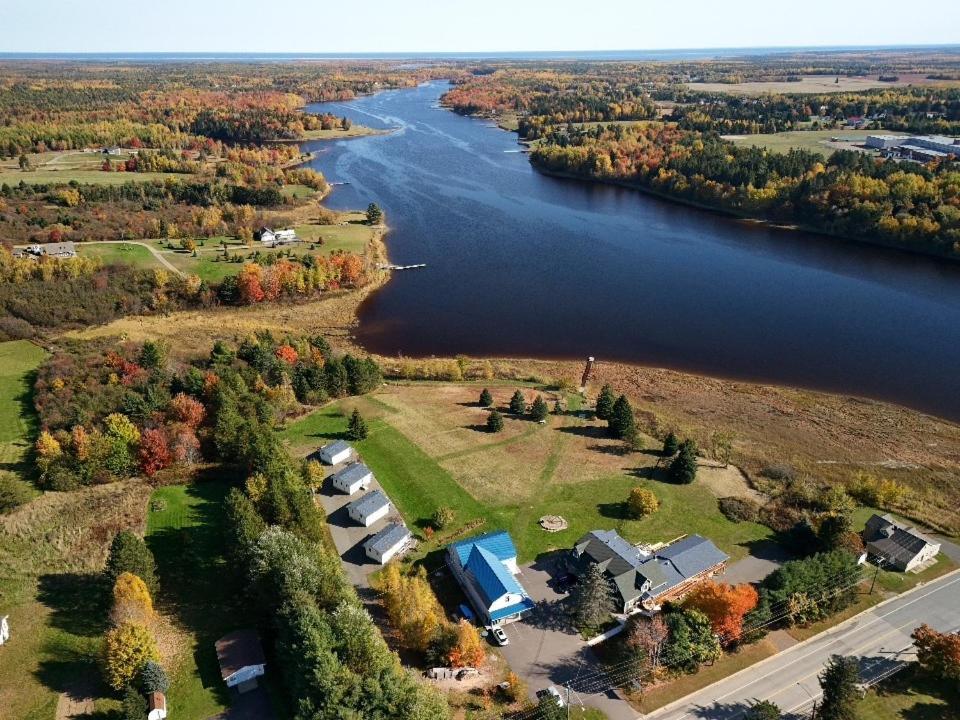 L'Ancrage B&B And Cottages Saint Louis de Kent Esterno foto